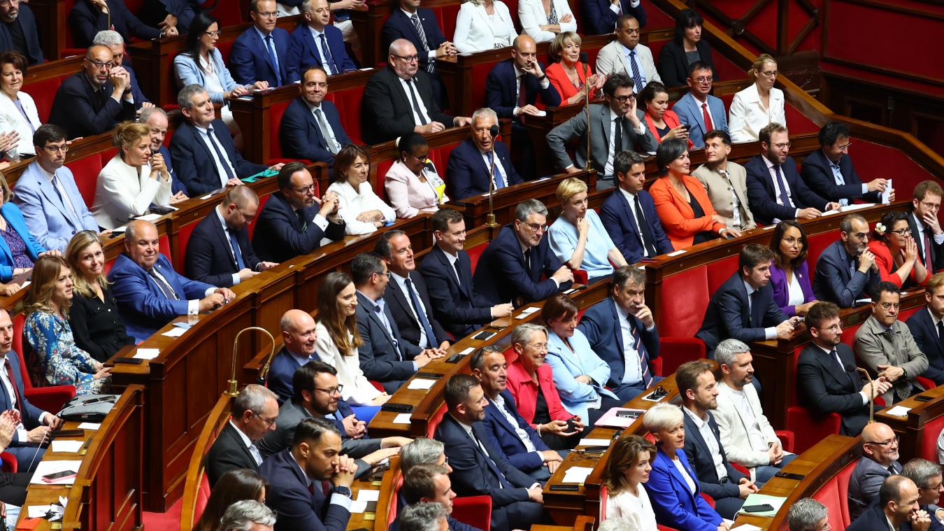 Nouveau gouvernement le Savoyard Michel Barnier poursuit ses