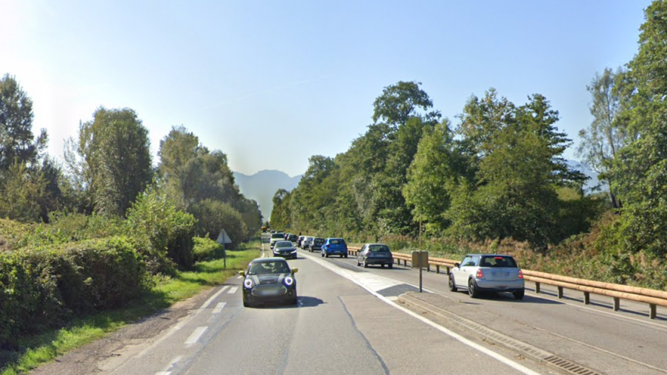 Aix-les-Bains : au volant d’une voiture volée, il se lance dans une course-poursuite avec la police