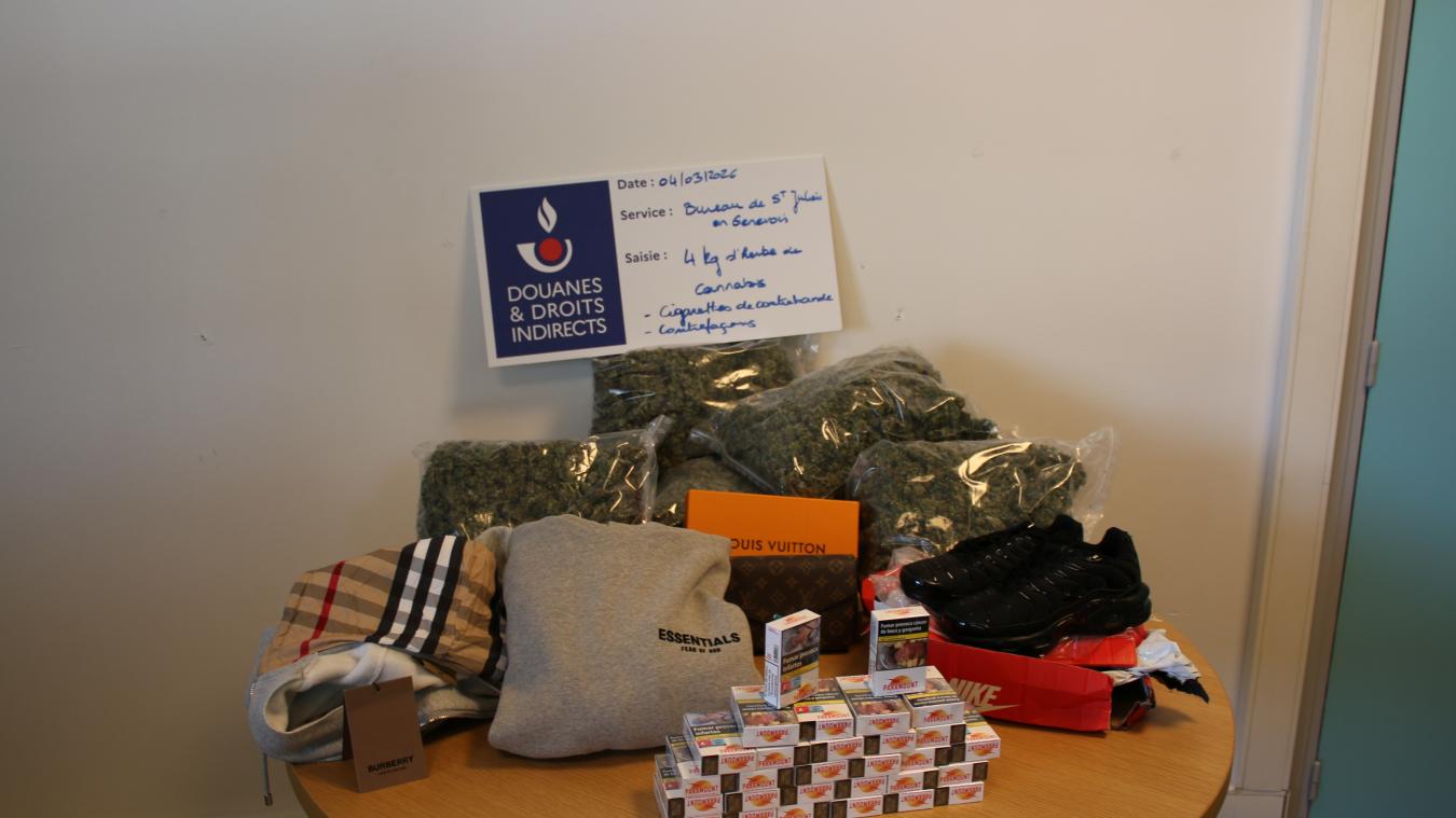 En Haute-Savoie, les douaniers saisissent des carapaces de tortue, du corail et du cannabis