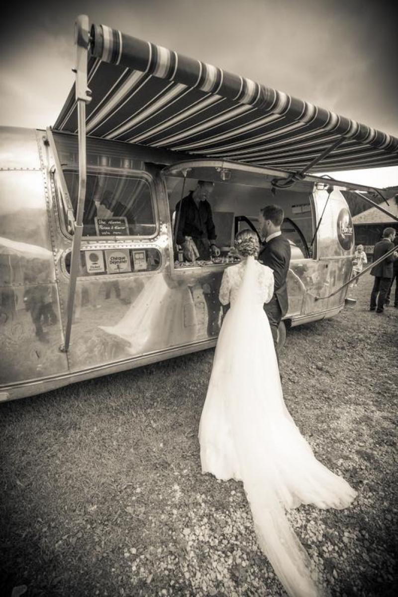 Un Food Truck Pour Un Repas De Mariage Surprenant Le Messager
