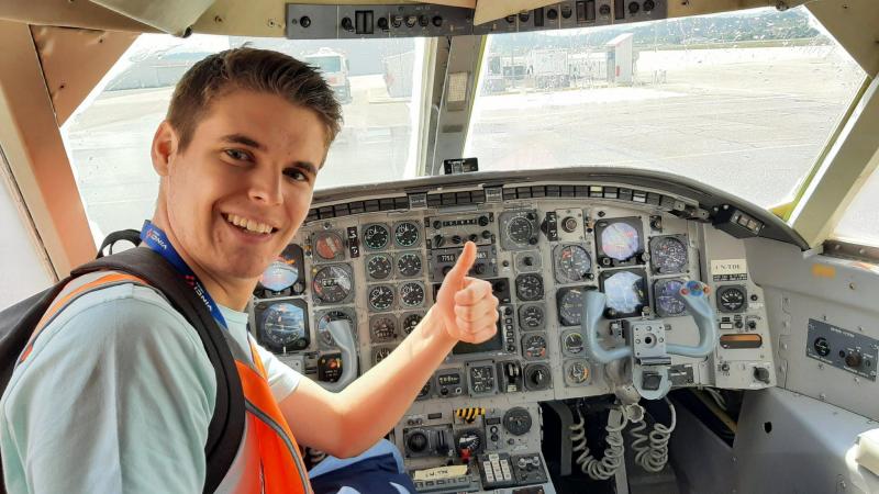 Les jeunes qui passent leur brevet d’initiation aéronautique en Haute-Savoie se sotn rendus à l’aéroport d’Annecy début mai.