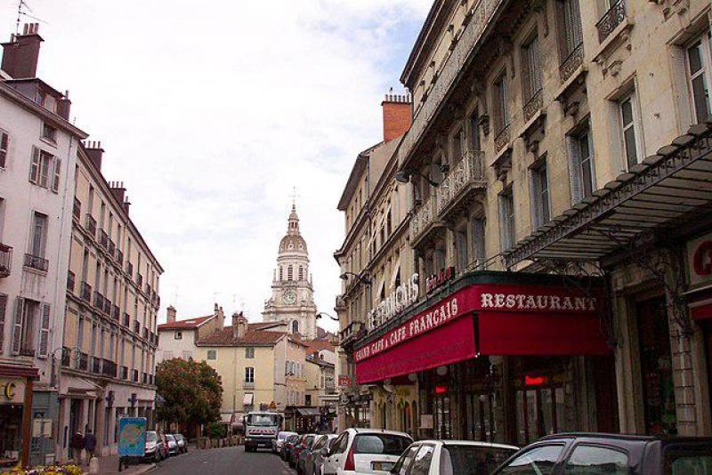 Bourg-en-Bresse est la commune aindinoise la mieux classée.