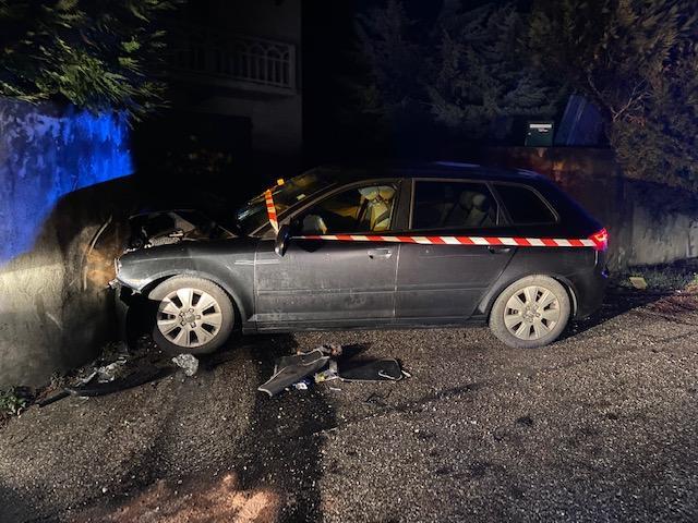 Photos Autour De Saint Julien Il Vole Une Voiture Et Finit Sa