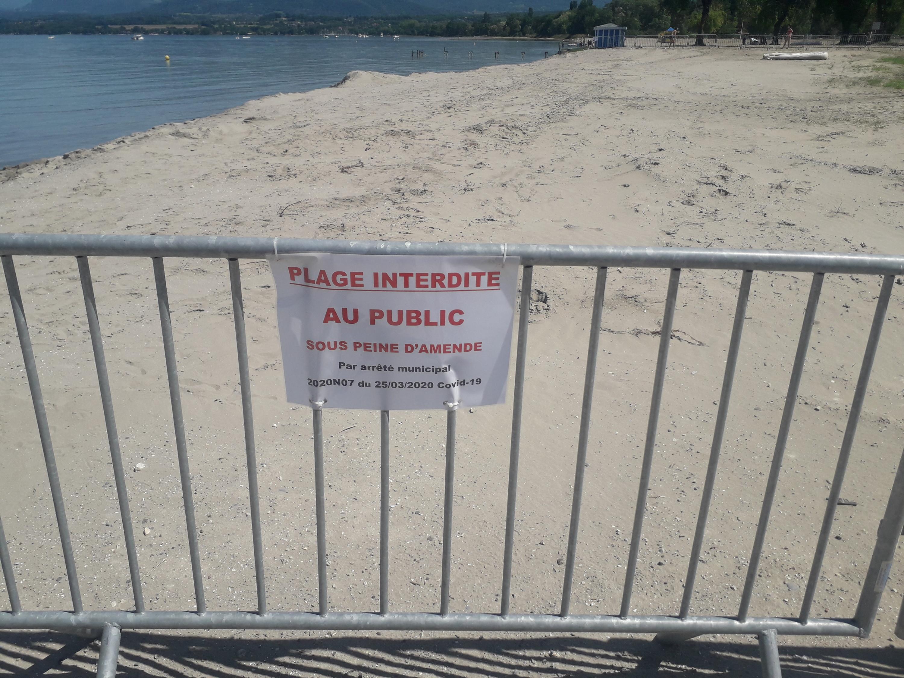 Pedalos Paddles Et Kayaks De Retour Sur La Plage D Excenevex La Savoie