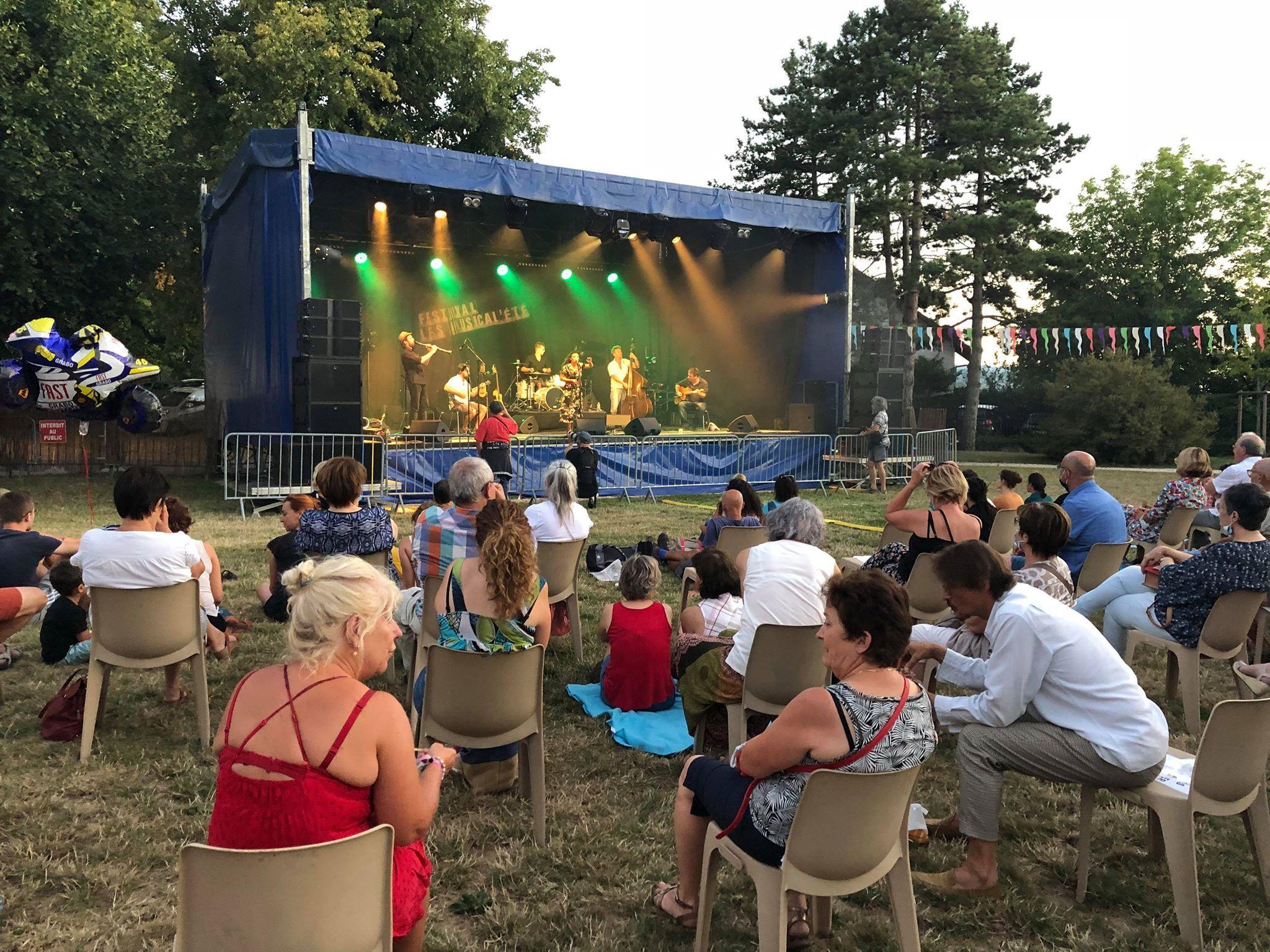 Annemasse le soir, entre ambiance bon enfant, incivilités et règlements