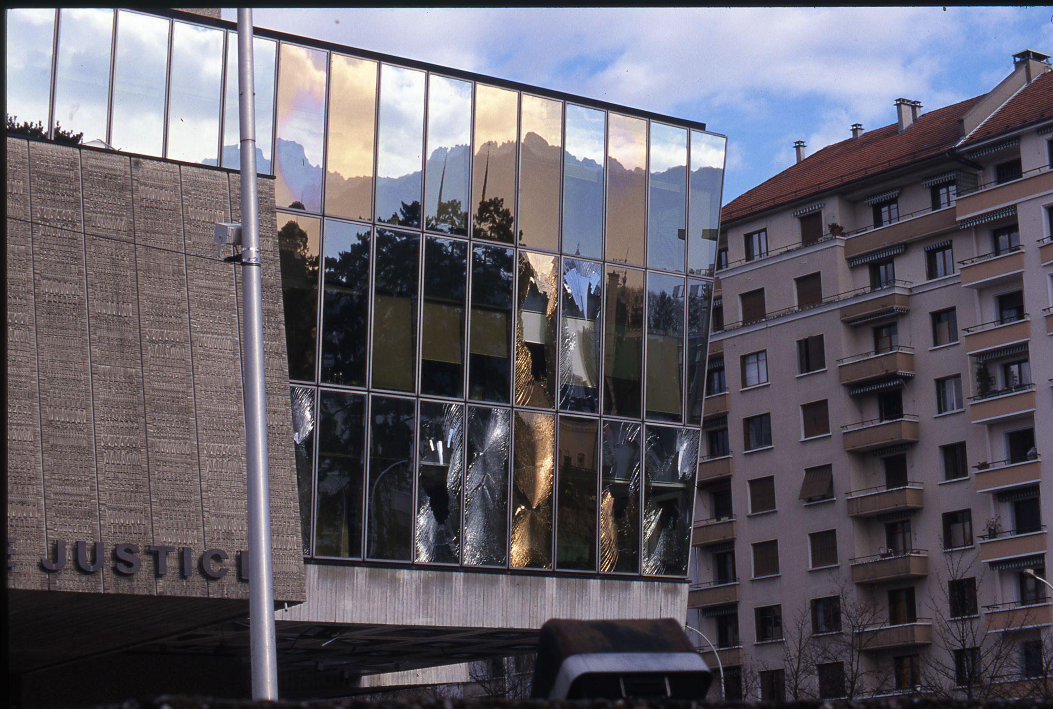 Il y a 20 ans, le Palais de Justice d’Annecy était victime d’un