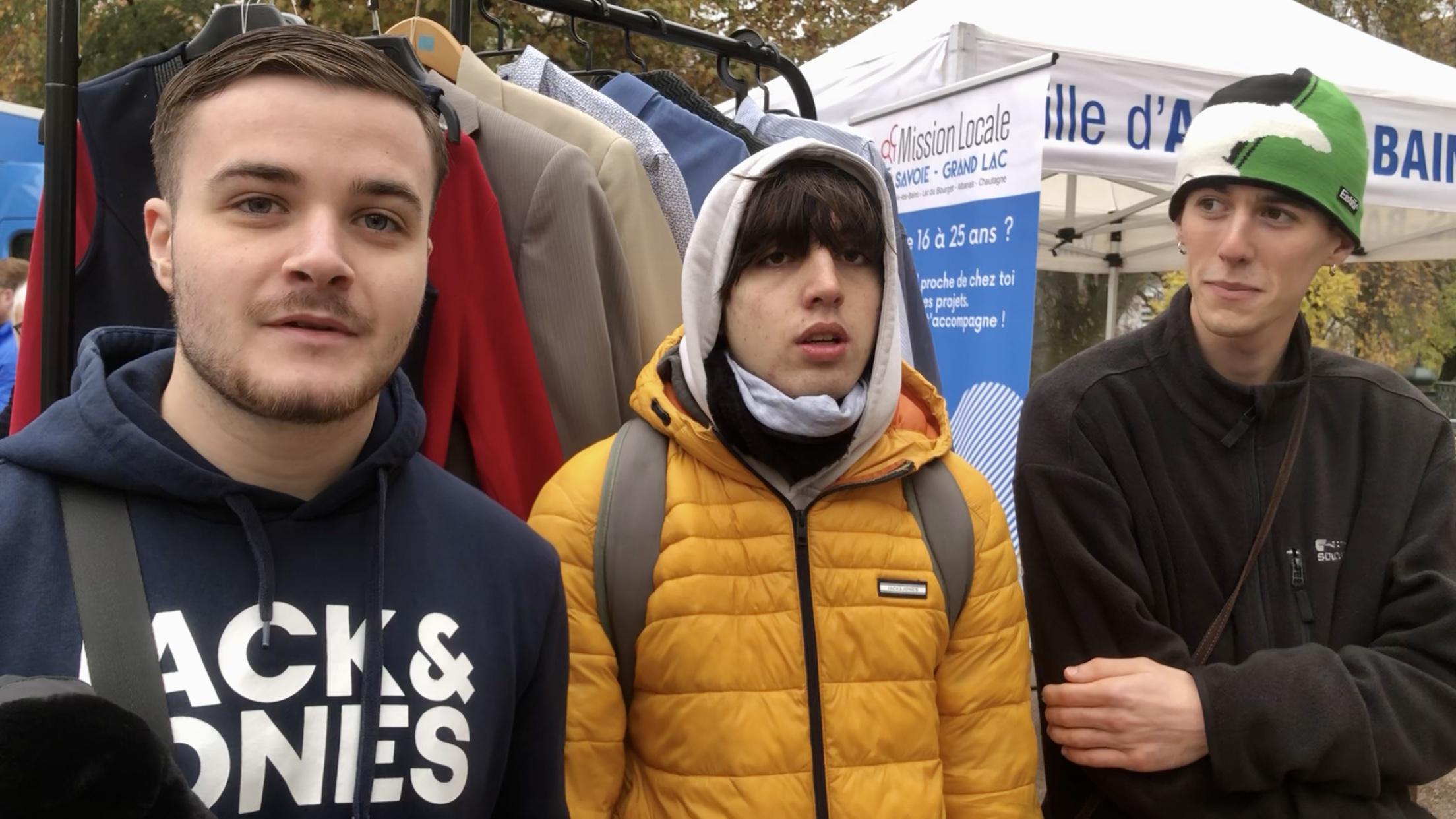 Jules, Dimitri et Noé font partie des jeunes de la mission locale d’Aix-les-Bains qui ont participé au projet de vestiaire solidaire.