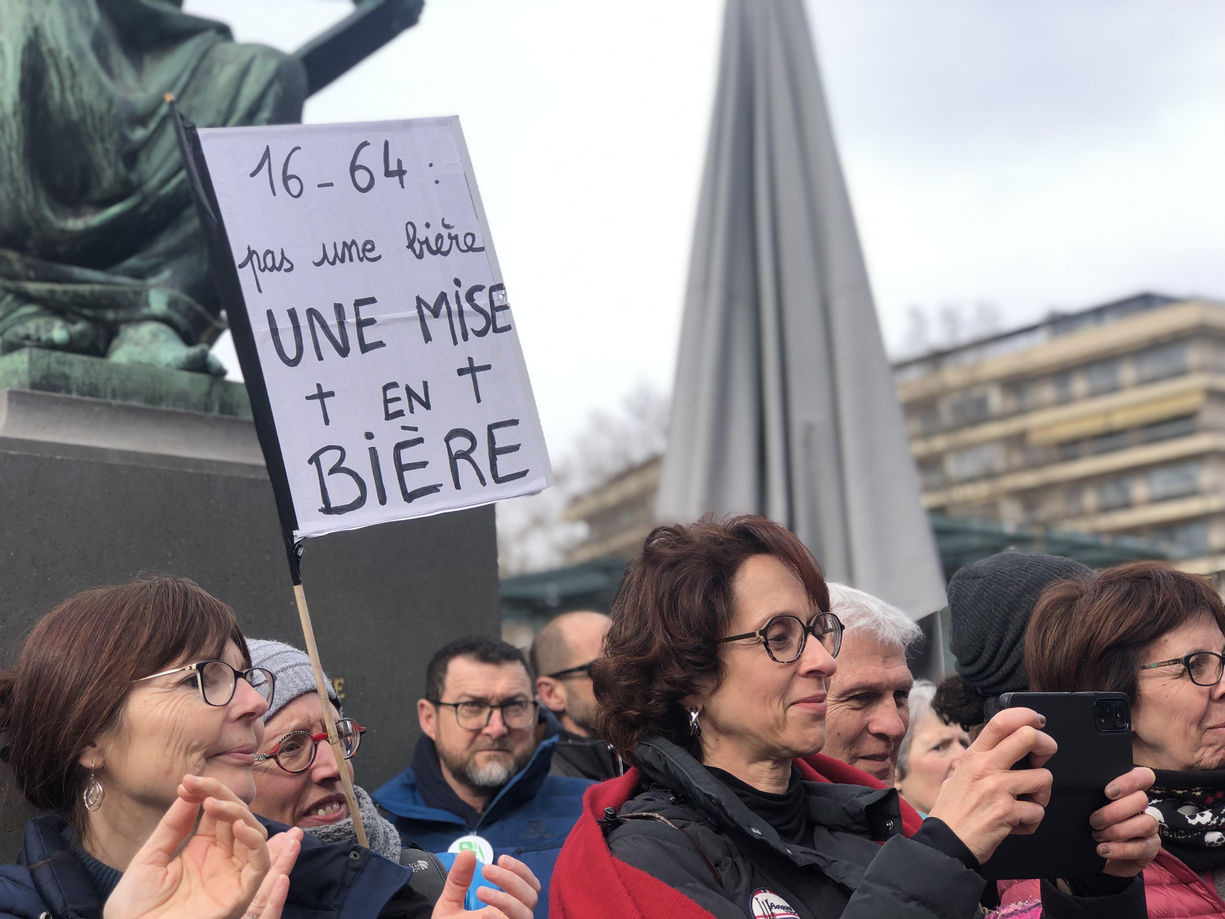 Réforme des retraites: près de 10 000 manifestants défilent dans Chambéry