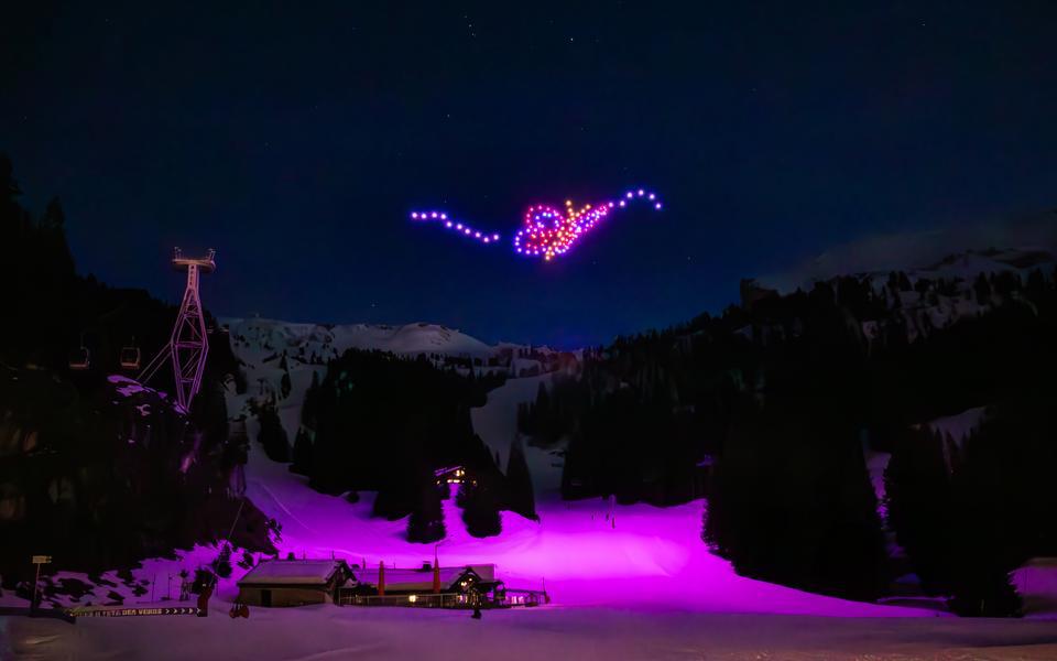 200 drones illuminent le ciel de Flaine en février episode artwork