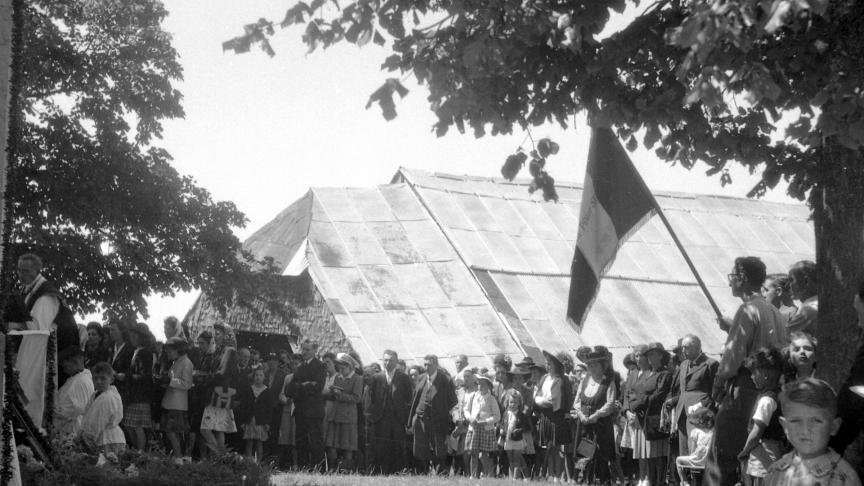 1944, cérémonie à la chapelle de Retord. Le plateau fut, rappelons-le, un haut-lieu de la Résistance.