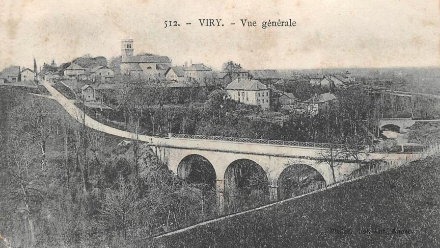 Vers 1900, une vue générale du chef-lieu, centre de toutes les récriminations pour les « villages du bas » que sont Veigy, Malagny et Humilly.