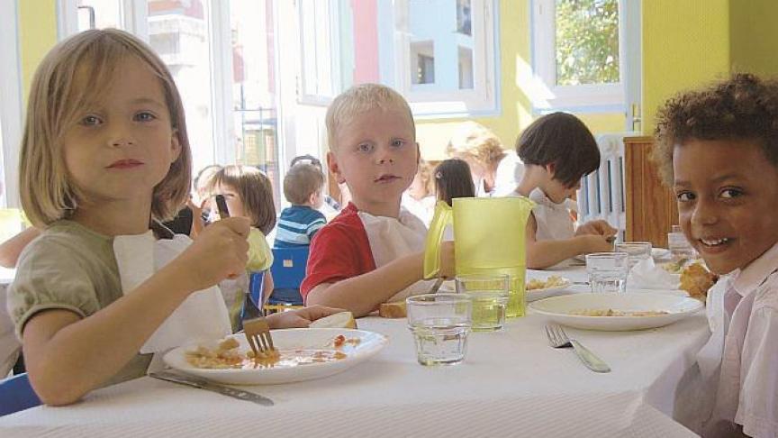 Au total, 420000 repas par an sont livrés dans chaque restaurant scolaire pour y être réchauffés et servis.