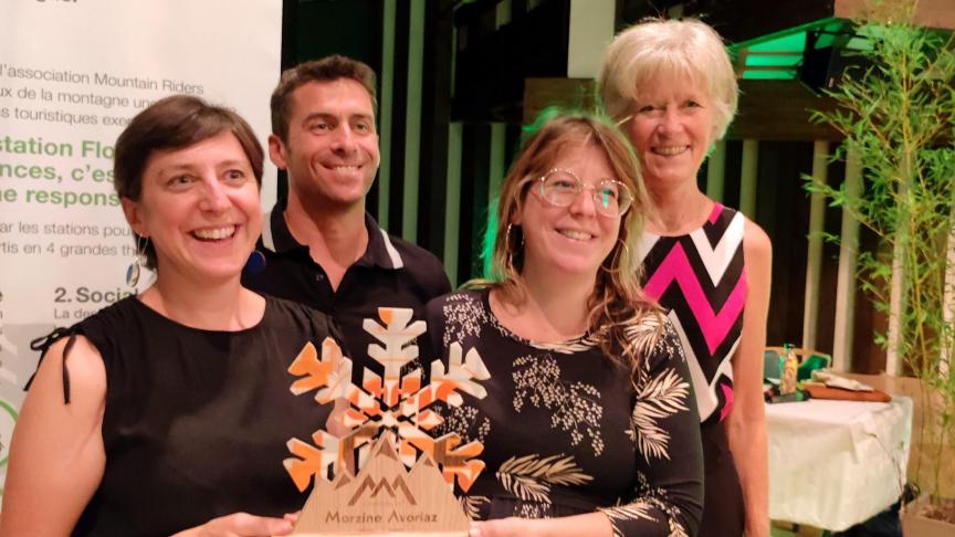 Sara Burdon, Fabien Trombert, Aurélie Bertholler et Michèle Tournier présentent le Flocon Vert.