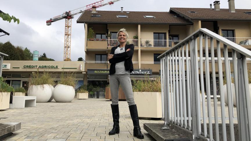 Julie Monier, conseillère immobilier à Annecy-le-Vieux, a intégré en 2020 un réseau national de mandataires.