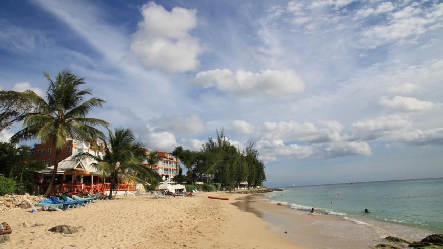 La Barbade, destination aux Caraïbes prisée des Anglais, devient au 1er décembre 2021 une république indépendante.