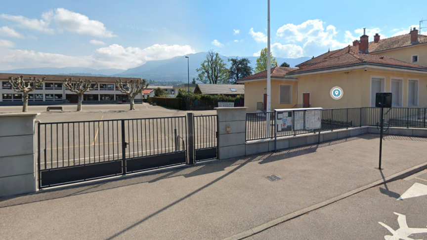 Les faits se sont déroulés à la sortie de l’école de Choudy à Aix-les-Bains.