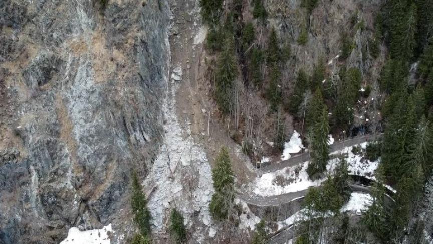 Deux éboulements successifs ont bloqué la route du hameau de Bionnassay, le samedi 1er janvier 2022.