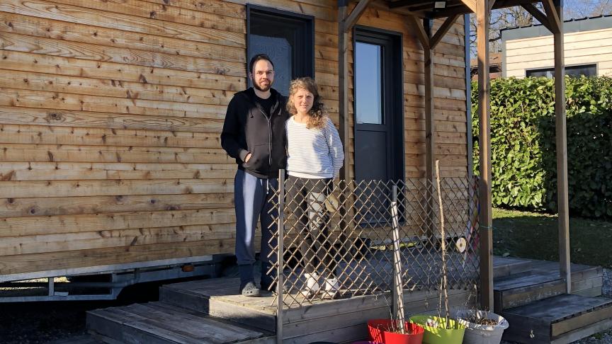 Aurélie et Stefano ont installé leur tiny house sur un ancien terrain de camping.