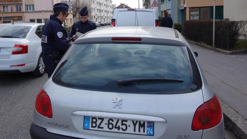 Dimanche 22 mars 2022, le convoi de véhicules savoyards a été arrêté. La fouille a permis la découverte de 1 200 grammes de cocaïne.