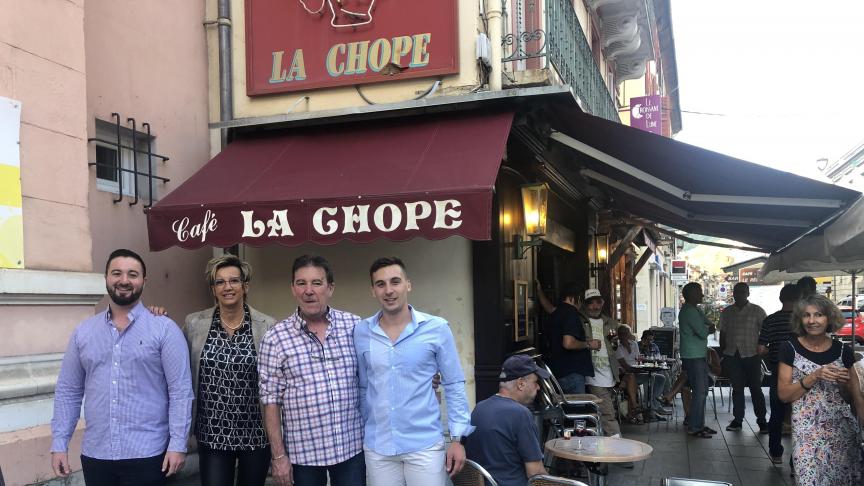 Florence et Bernard passent le flambeau à Pierre et Cédric. La Chope va devenir la Bodega !