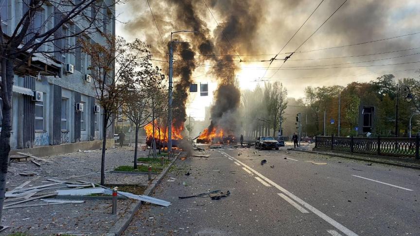 Kiev, Lviv, Dnipro et plusieurs autres villes ukrainiennes sont visées par des bombardements et touchées par des explosions ce lundi 10 octobre.