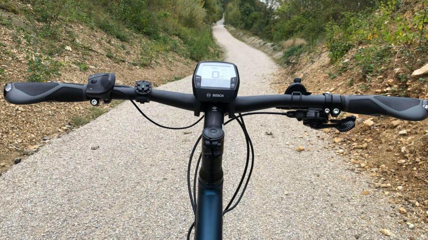Le chemin est parfait pour une bicyclette électrique, moins pour un vélo de route.