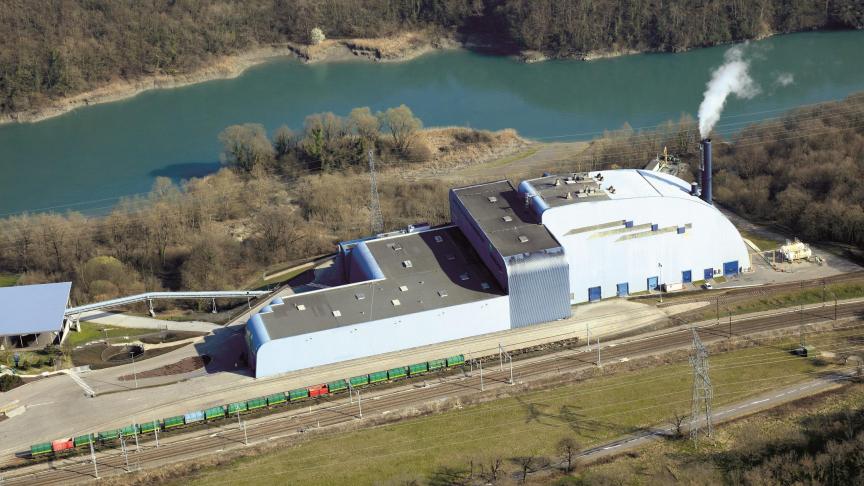Le réseau permettrait de valoriser la chaleur fatale de l’usine d’incinération des ordures ménagères, à Arlod, pour desservir près de 1500 logements dans la ville, des bâtiments publics, la piscine ValséO... (Crédit photo: Sivalor)
