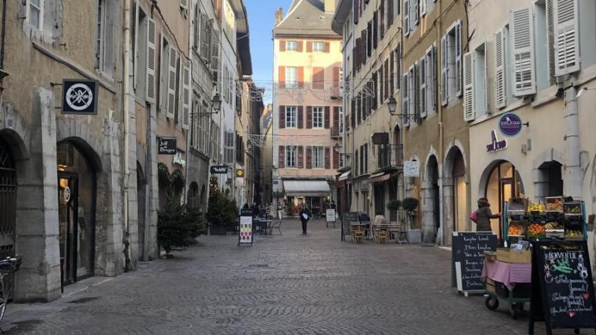 Depuis deux ans, la rue Juiverie redevient une artère commerciale importante à Chambéry.