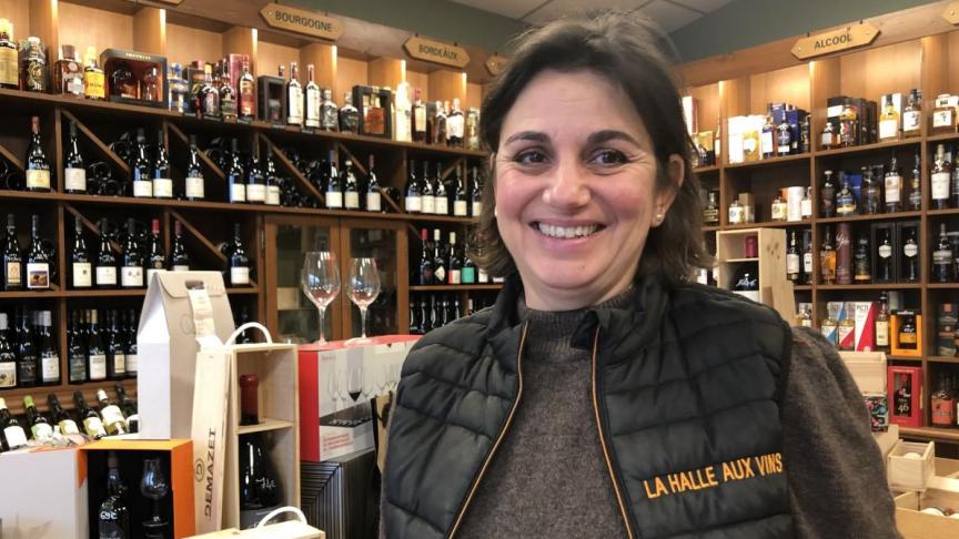 Sandrine Brillat gère la Halle aux vins dans une rue adjacente aux halles.
