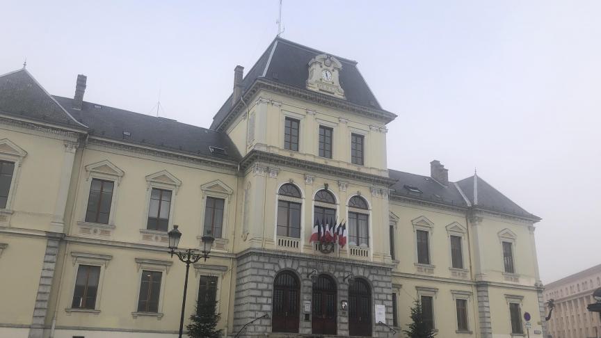 L’opposition s’inquiète du comportement de cette candidate, élus sur la liste du maire.