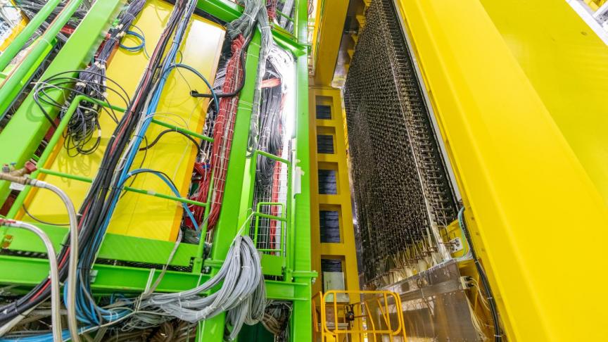 Au CERN, les câblages sont partout, l’électricité est omniprésente... ©CERN
