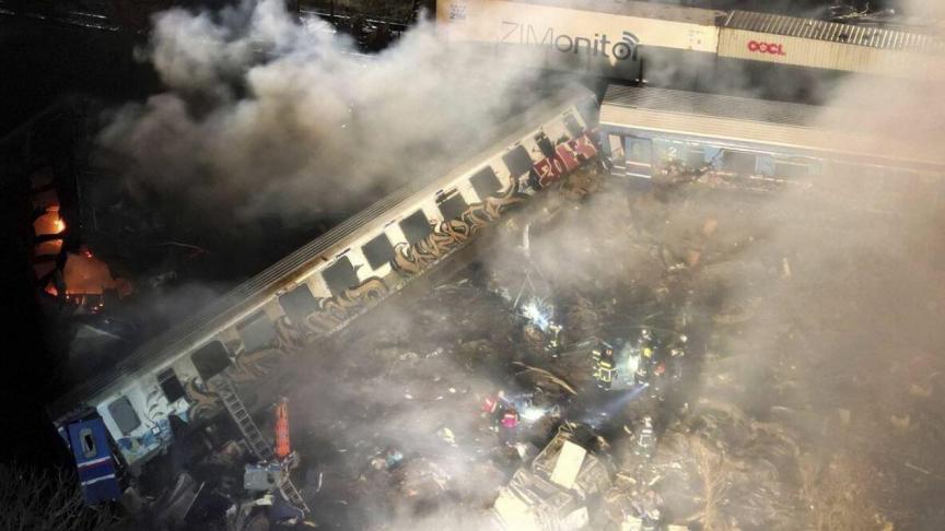La pire tragédie ferroviaire jamaie connue en Grèce. 32 morts et 85 blessés selon un bilan provisoire.