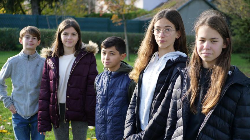 Justine, Estelle, Angélia, Aurèle et Dylan sont les héros d’un film où ils partent en quête du trésor de Beaumont.