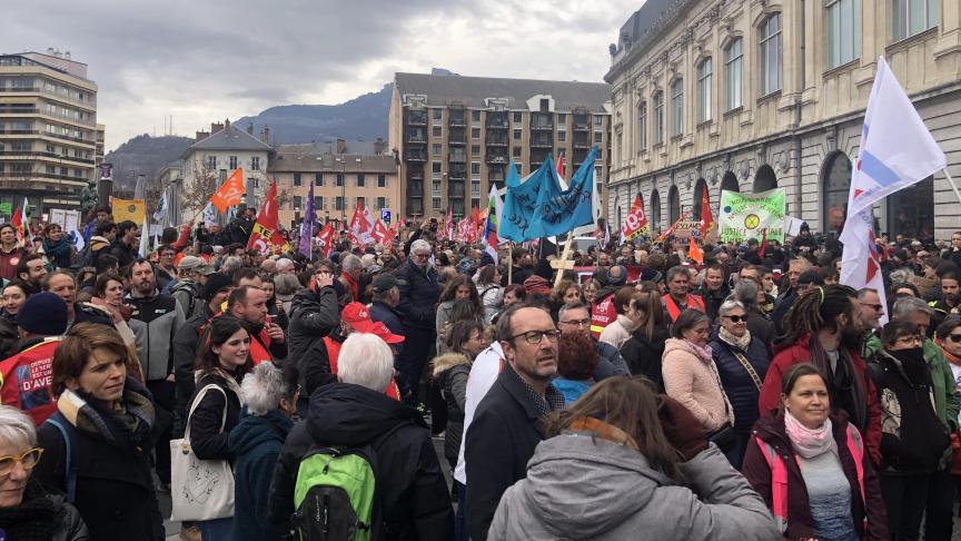 Environ 10 000 manifestants étaient présents à Chambéry.