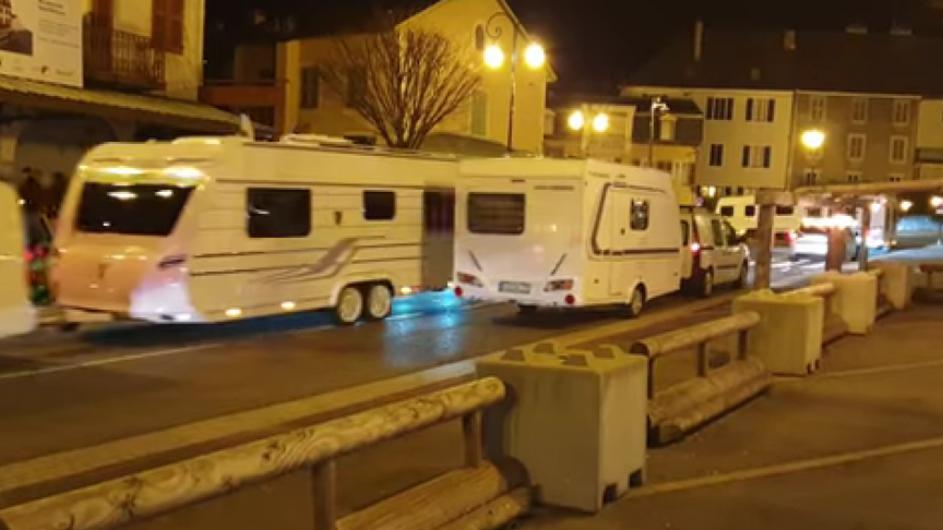 Les gens du voyage sur le départ après leur «siège» ce jeudi 16 mars.