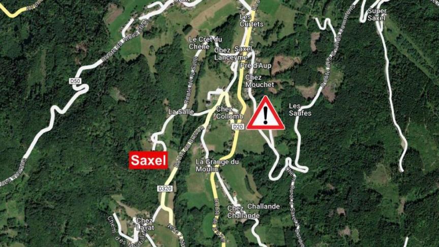 La collision entre une voiture et un scooter à trois roues s’est produit mercredi 7 septembre à Saxel.
