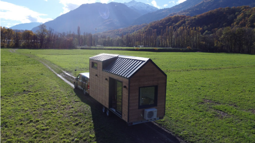 Les tiny house peuvent constituer de l’hébergement saisonnier ou bon marché. Le camping car park d’Aix les Bains, le seul qui existe en Savoie, est une aire d’étape qui ne dispose pas de sanitaires, à la différence du camping d’Albertville.