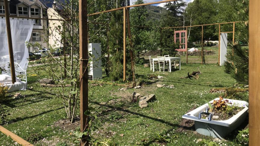 Un des jardins déjà implanté sur l’esplanade pour que les plantes poussent et fassent l’effet escompté.