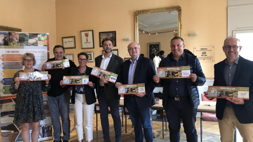Les maires des communes de Faucigny-Glières ont reçu leur certification Projet Alimentaire Territorial. Celui-ci a, en effet, été validé par l’État.