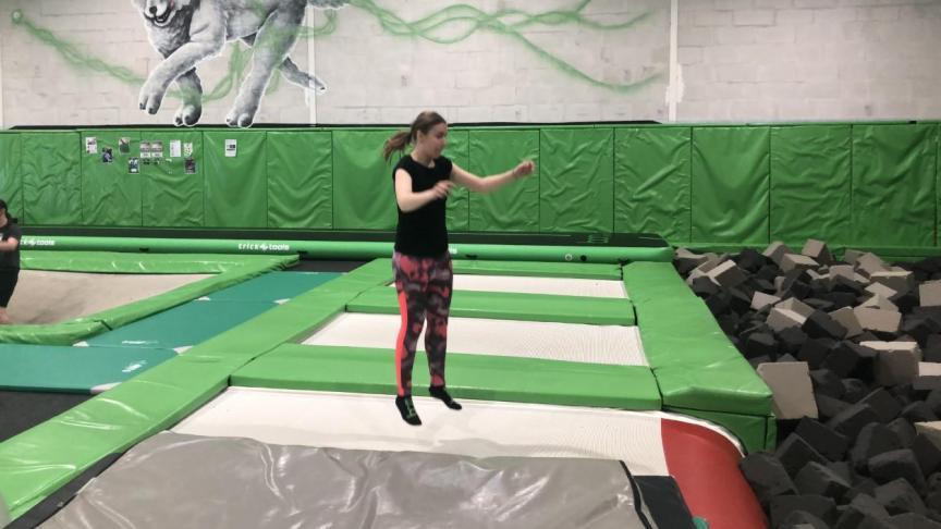 Le terrain de jeu de BAM Freesports dispose de plusieurs types de trampolines.
