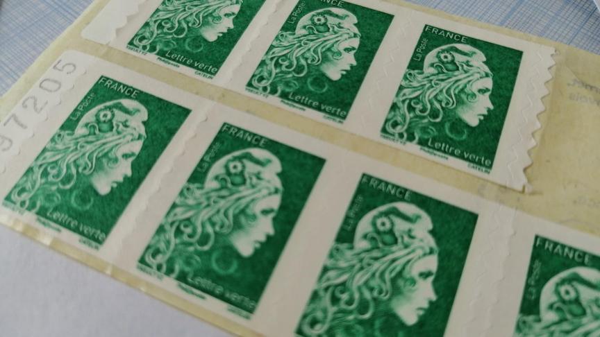 Une hausse de plus de 10 % : découvrez combien va coûter le timbre vert en  2024 