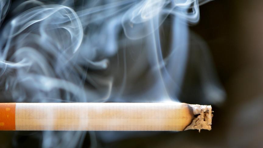 Les cigarettes vont-elles bientôt être interdites en terrasse ?
