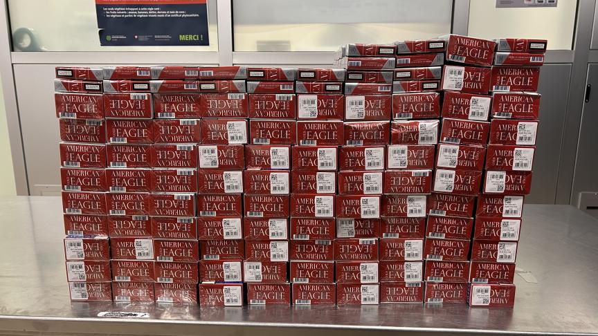 Genve : deux voyageurs intercepts  l'aroport avec plus de 80 000  cigarettes non dclares dans leurs bagages - Le Messager