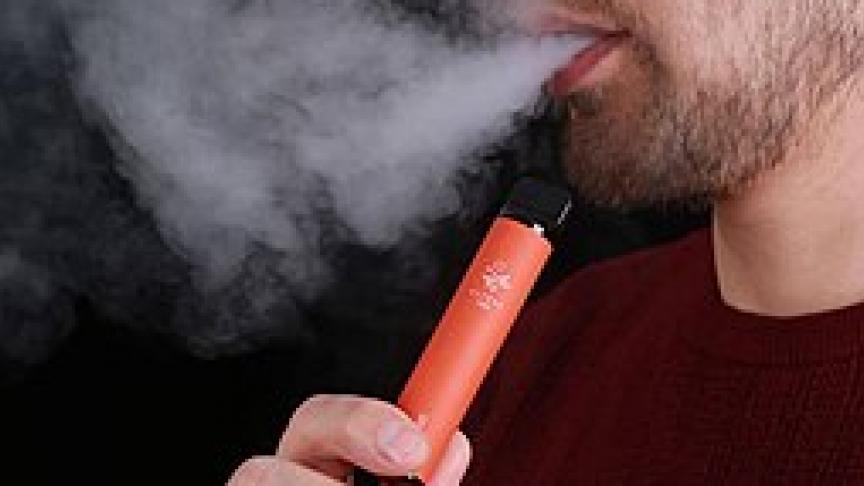 elfbar nachfüll pod läuft aus Genève : l'interdiction des cigarettes électroniques jetables confirmée,  les premiers contrôles à venir
