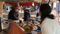 Déjà présents sur les marchés de Chambéry le week-end, Ahmed et Ilhem ont pris le pari de participer à la redynamisation du marché du Biollay.