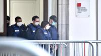 Sous escorte policière, Nordahl Lelandais quitte le palais de justice de Chambéry le 7 mai 2021.