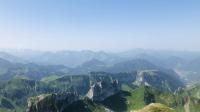 La vue sur les sommets chablaisiens depuis le château d’Oche.