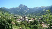 La dent d’Oche surplombe Bernex et domine le Chablais.