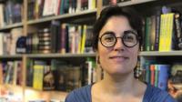 Chaque année, Bénédicte Cabane reçoit des demandes d’artistes qui veulent exposer dans sa librairie.