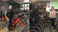 Stéphane Cailloux, de Roul’ ma poule, et Stéphanie Janiaud, de Pédal’ Douce, ont développé leur parc de vélos électriques pour répondre à la demande.